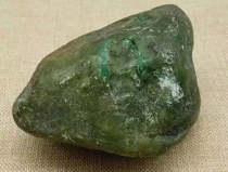 翡翠的原石,地质奇观与价值瑰宝